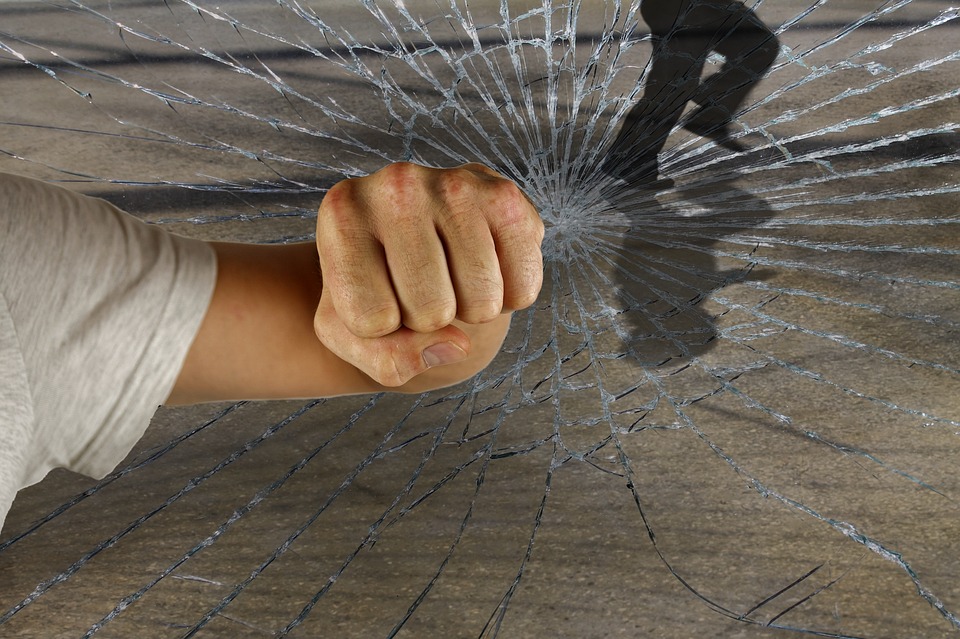 4XΡΟΝΟΣ: Σε κρίσιμη κατάσταση το παιδί που ξυλοκοπήθηκε βάναυσα από τον πατριό του-Για τρίτη φορά νοσηλεύεται στο νοσοκομείο