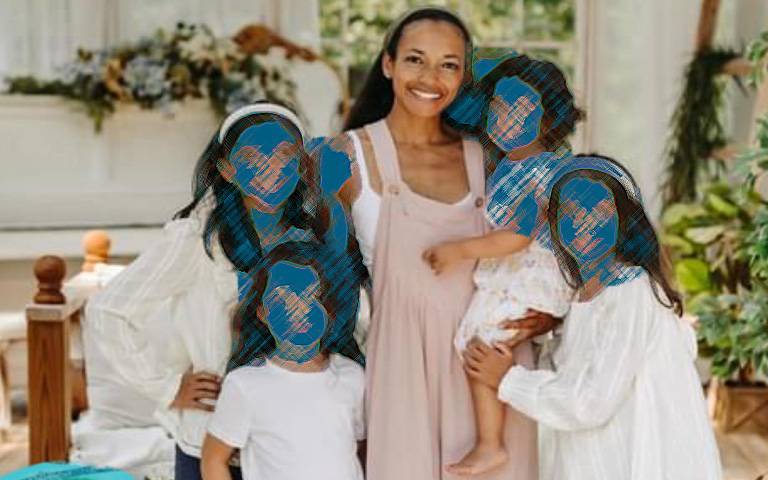 TΡΑΓΙΚΗ ΚΑΤΑΛΗΞΗ: Έβαλε φωτιά στο σπίτι, σκοτώνοντας την ίδια και τα τέσσερα παιδιά της – Η ανατριχιαστική ανάρτηση λίγες ώρες πριν