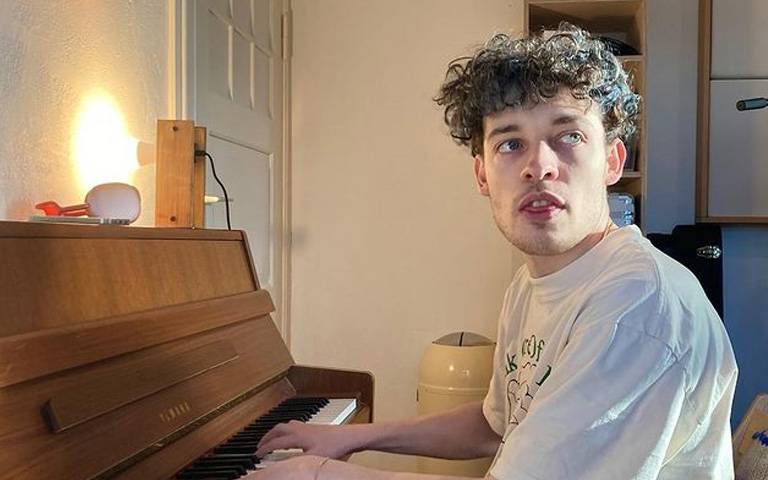 «ΝΟΝ-BINARY»: Tι σημαίνει ο νέος όρος -Η αναζήτηση της ταυτότητας