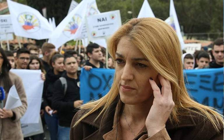 ΓΕΩΡΓΙΑ ΨΑΡΙΑ: Το τελευταίο αντίο στην μάχιμη δημοσιογράφο -«O ήλιος σαν επειγόντως να εκλήθη από τη Δύση, αφήνοντας ημιτελές το δειλινό…»