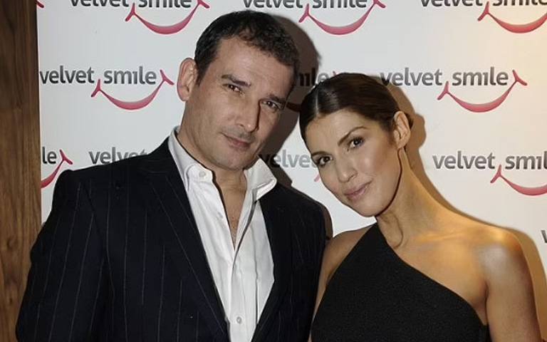 ΓΥΝΑΙΚΟΚΤΟΝΙΑ: Βρετανός μεγιστάνας του πετρελαίου σκότωσε τη σύζυγό του και μετά αυτοκτόνησε-Λόγω των μηνυμάτων στο κινητό της