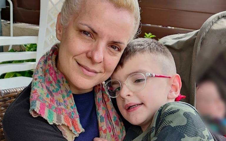 ΘΕΜΙΣ ΑΝΘΟΠΟΥΛΟΥ: Μια μητέρα, αγωνίστρια για δικαιώματα των παιδιών με αναπηρία, υποψήφια Ευρωβουλευτής-«Ένα, δύο, τρία, όλοι μαζί…» φωνάζει με χαρά ο μικρός Κωνσταντίνος-(Φώτο-Βίντεο)