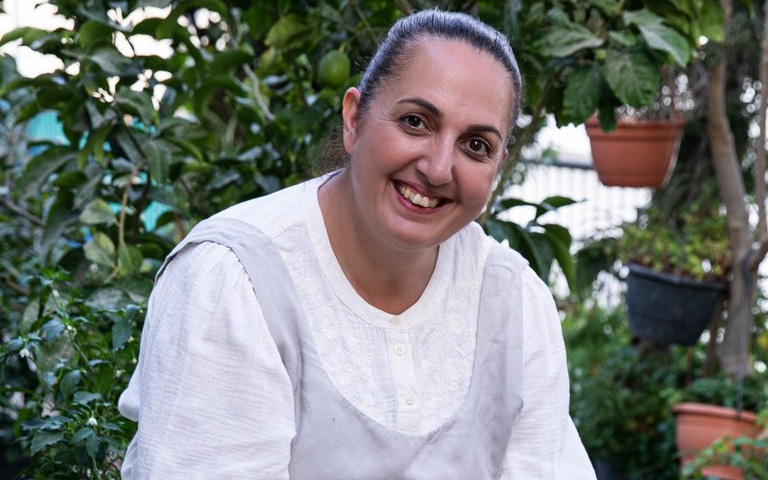 XΡΥΣΩ ΛΕΦΟΥ: Οι συνεργάτες της στην εκπομπή «Γευστικό Ταξίδι» την αποχαιρέτησαν με φωτογραφίες από το πρώτο της γύρισμα στο ΡΙΚ