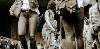 Η απαγόρευση των κινητών στα σχολεία και η ανάγκη εστίασης στο πρόβλημα των ναρκωτικών