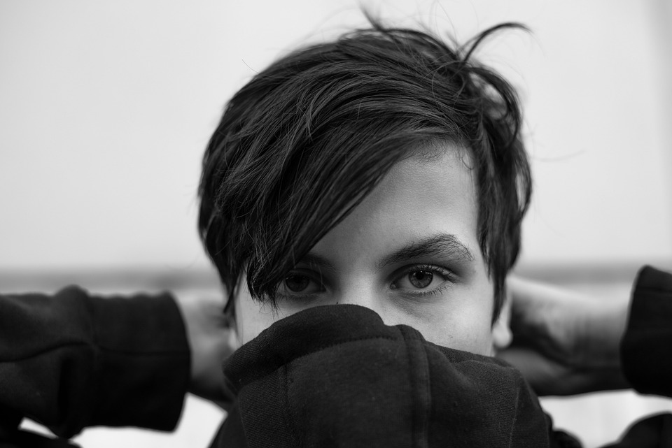 ΜΗΤΕΡΑ ΚΑΤΑΓΓΕΛΕΙ ΠΑΙΔΙΑΤΡΟ: Δεν δέχθηκε να δει άρρωστο παιδί-Ήταν σωριασμένο στις σκάλες του ιατρείου-(Φώτο)