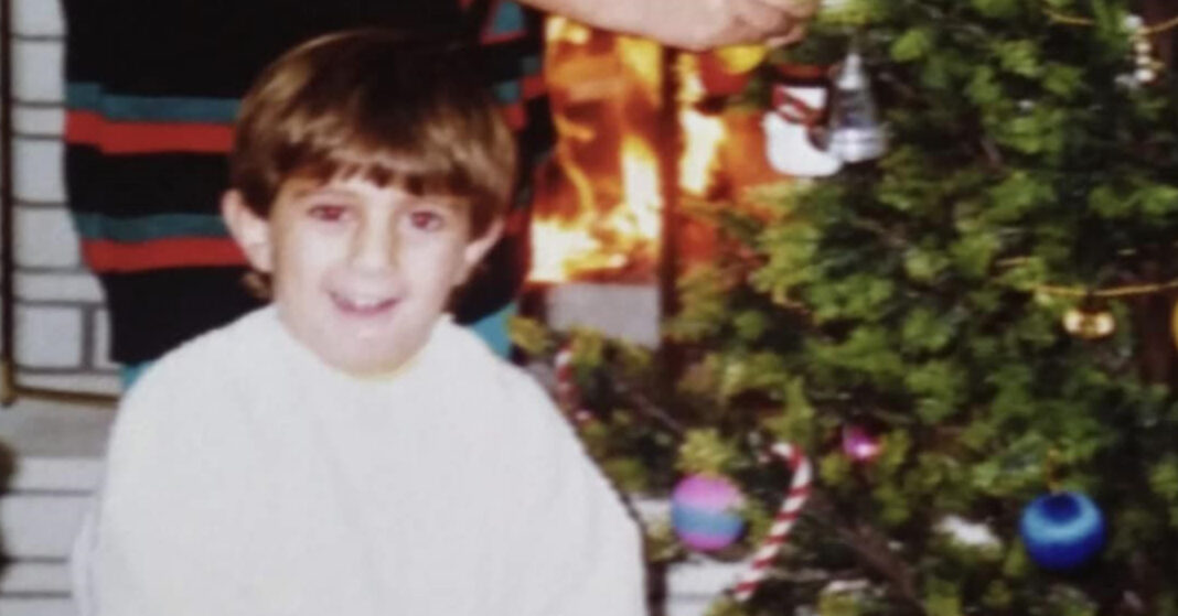 ΟΙΚΟΓΕΝΕΙΑ ΘΕΟΦΑΝΟΥΣ: «Zήσε…Αγαπά…χαμογελά»- Το Χριστουγεννιάτικο σπίτι του Άγγελου: Μια γιορτή αγάπης που αγγίζει τον ουρανό