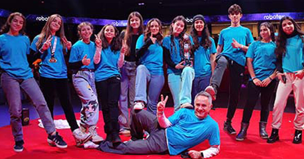 ΓΥΜΝΑΣΙΟ ΑΡΧΑΓΓΕΛΟΥ ΛΑΚΑΤΑΜΙΑΣ: Οι Angels έγραψαν ιστορία – Σε ψηλό Διεθνές επίπεδο η Κύπρος χάρη στην ομάδα Ρομποτικής (Βίντεο)