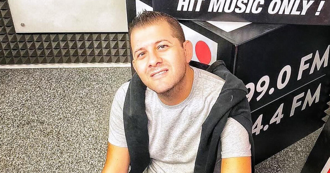 ΜΑΡΚΟΣ ΚΩΜΟΔΡΟΜΟΣ: «Τα ραδιόφωνα ήταν, είναι και θα είναι πάντα πρώτα»-Με αφορμή το κλείσιμο γνωστού ραδιοφωνικού σταθμού-Τι μας δήλωσε