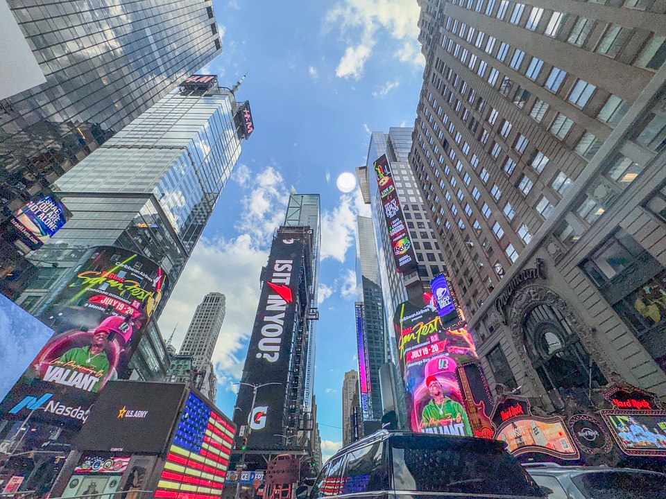 ΝΤΟΝΑΛΝΤ ΤΡΑΜΠ: Aπειλή απέλασης για Έλληνες πολίτες στις ΗΠΑ-Ανησυχία στην ελληνική κοινότητα