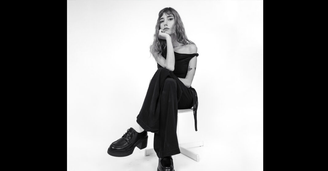 ΒΑΣΙΛΙΚΗ ΧΑΡΙΤΩΝΟΣ: Μόδα χωρίς περιορισμούς στην έκθεση «Πέρα από τα Όρια»-Η διαφορετικότητα δεν είναι εμπόδιο αλλά πηγή έμπνευσης