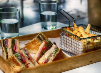 ΤΡΑΓΩΔΙΑ ΣΤΟΝ ΠΕΙΡΑΙΑ: 13χρονη μαθήτρια πνίγηκε με την τροφή της – Προσαγωγή διευθυντή και δασκάλου