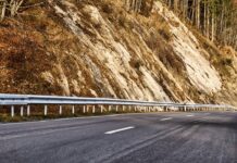 ΧΑΡΑΛΑΜΠΟΣ ΠΙΤΤΟΚΟΠΙΤΗΣ: Πτώση βράχων στον δρόμο Πάφου – Τσάδα μετά τον σεισμό-Σε ετοιμότητα οι αρμόδιες αρχές