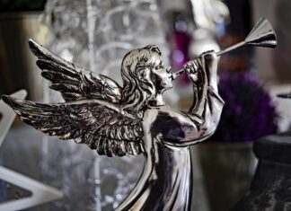 Η ΝΥΧΤΑ ΤΩΝ ΤΑΞΙΑΡΧΩΝ: Το έθιμο που επιβιώνει στον χρόνο – Ζωντανεύει η μαγεία της παράδοσης