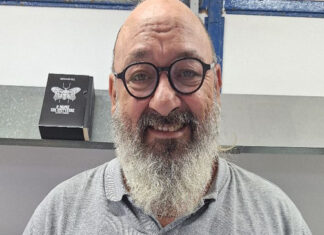 «ΕNTΟΣ ΕΑΥΤΟΥ»: Το βιβλίο του Λάκη Αργυρού στις σχολικές βιβλιοθήκες