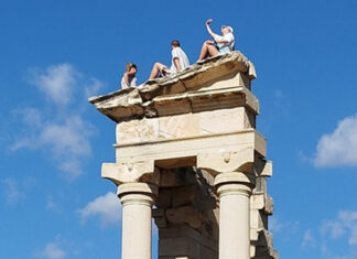 ΑΡΧΑΙΟΛΟΓΙΚΟΙ ΧΩΡΟΙ: Ελλείψεις και κενά στη φύλαξη ή απλώς «μια κακιά στιγμή»;-Η περιγραφή ενός αυτόπτη μάρτυρα στον ιερό Ναό του Απόλλωνα