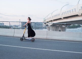 ΟΔΙΚΗ ΣΥΝΕΙΔΗΣΗ: Άλλο ένα τροχαίο με ηλεκτρικό ποδήλατο-Πόσα «υπό διερεύνηση» αντέχει ακόμη η άσφαλτος;