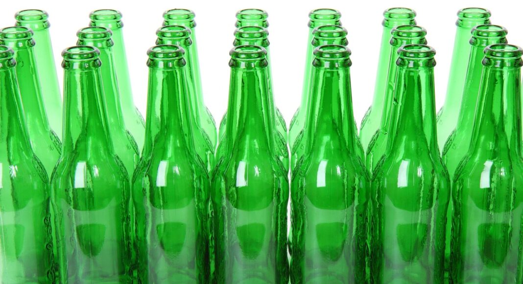 ΚΑΚΟΠΕΤΡΙΑ: 47χρονος επιτέθηκε σε αστυνομικούς με γυάλινο μπουκάλι