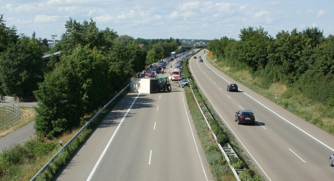 O&Delta;&Iota;&Kappa;&Eta; &Sigma;&Upsilon;&Gamma;&Kappa;&Rho;&Omicron;&Upsilon;&Sigma;&Eta;: Ά&nu;&omicron;&iota;&xi;&epsilon; &eta; &lambda;&omega;&rho;ί&delta;&alpha; &kappa;&upsilon;&kappa;&lambda;&omicron;&phi;&omicron;&rho;ί&alpha;&sigmaf; &sigma;&tau;&omicron;&nu; &alpha;&upsilon;&tau;&omicron;&kappa;&iota;&nu;&eta;&tau;ό&delta;&rho;&omicron;&mu;&omicron; &Lambda;&epsilon;&upsilon;&kappa;&omega;&sigma;ί&alpha;&sigmaf;&ndash;&Lambda;&epsilon;&mu;&epsilon;&sigma;&omicron;ύ &mu;&epsilon;&tau;ά &tau;&omicron; &tau;&rho;&omicron;&chi;&alpha;ί&omicron;