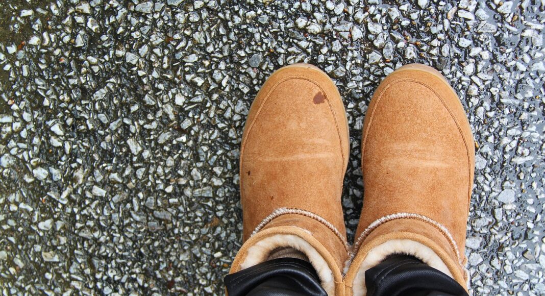 &Kappa;&Alpha;&Iota;&Rho;&Omicron;&Sigma;: &Chi;&epsilon;&iota;&mu;&omega;&nu;&iota;ά&tau;&iota;&kappa;&omicron; &sigma;&kappa;&eta;&nu;&iota;&kappa;ό &mu;&epsilon; &beta;&rho;&omicron;&chi;έ&sigmaf;, &alpha;έ&rho;&alpha; &kappa;&alpha;&iota; &kappa;&rho;ύ&alpha; &nu;ύ&chi;&tau;&alpha;