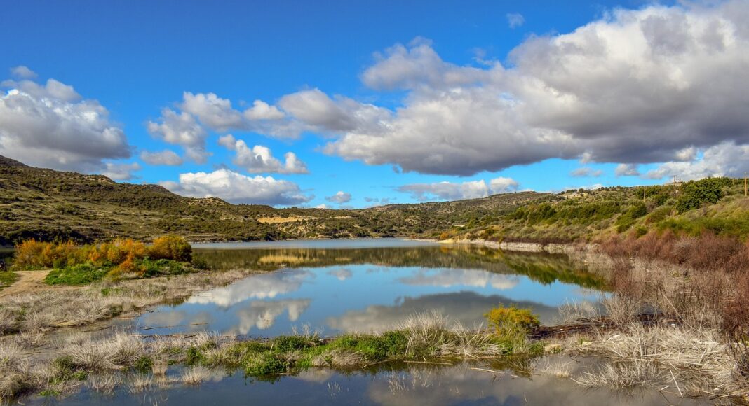 &Pi;&Omicron;&Tau;&Alpha;&Mu;&Omicron;&Sigma; &Kappa;&Omicron;&Upsilon;&Rho;&Eta;: &Kappa;&alpha;&tau;ά&chi;&rho;&eta;&sigma;&eta; &epsilon;&xi;&omicron;&upsilon;&sigma;ί&alpha;&sigmaf;, &pi;&alpha;&rho;&alpha;&nu;&omicron;&mu;ί&epsilon;&sigmaf; &kappa;&alpha;&iota; έ&xi;&iota; &chi;&rho;ό&nu;&iota;&alpha; &alpha;&delta;&rho;ά&nu;&epsilon;&iota;&alpha;&sigmaf;-&Pi;&epsilon;&iota;&theta;&alpha;&rho;&chi;&iota;&kappa;έ&sigmaf; &epsilon;&upsilon;&theta;ύ&nu;&epsilon;&sigmaf; &laquo;&beta;&lambda;έ&pi;&epsilon;&iota;&raquo; &eta; &Alpha;&rho;&chi;ή &kappa;&alpha;&tau;ά &tau;&eta;&sigmaf; &Delta;&iota;&alpha;&phi;&theta;&omicron;&rho;ά&sigmaf;