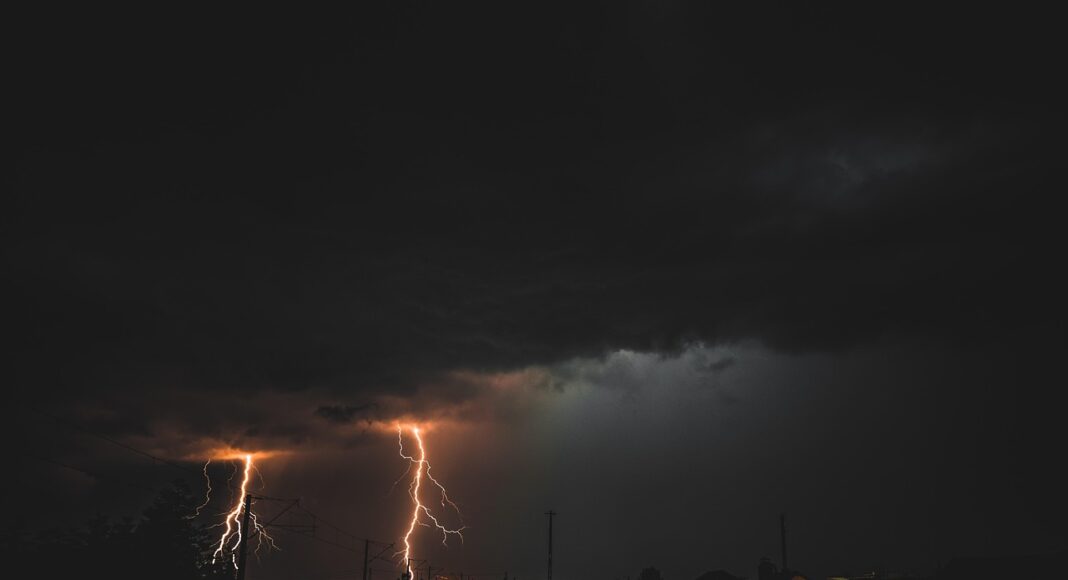 ΚΙΤΡΙΝΗ ΠΡΟΕΙΔΟΠΟΙΗΣΗ: Για ισχυρές καταιγίδες -Πότε τίθεται σε ισχύ