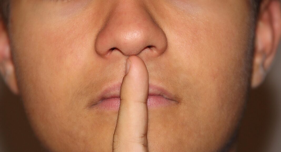 ΦΙΛΟΞΕΝΙΑ ΠΑΙΔΙΩΝ: Οι δομές φροντίζουν — αλλά πώς λειτουργεί το ίδιο το σύστημα