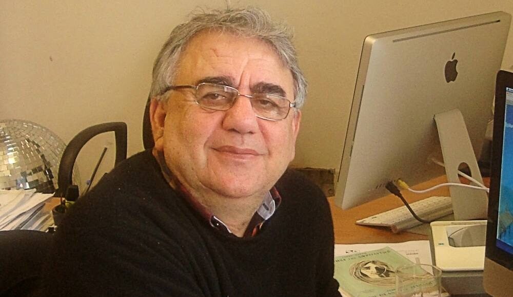 ΚΩΣΤΑΣ ΚΑΥΚΑΡΙΔΗΣ: Έφυγε από τη ζωή ο Κύπριος σκηνογράφος-Πρωτοστάτης του Σατιρικού Θεάτρου