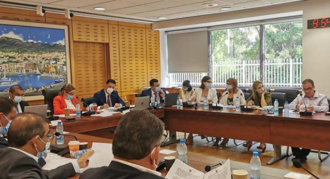 &Beta;&Omicron;&Upsilon;&Lambda;&Eta; &Sigma;&Epsilon; &laquo;&Pi;&Omicron;&Lambda;&Iota;&Tau;&Iota;&Kappa;&Omicron; &Rho;&Iota;&Nu;&Gamma;&Kappa;&raquo;: &Lambda;&epsilon;&kappa;&tau;&iota;&kappa;ή &alpha;&nu;&tau;&iota;&pi;&alpha;&rho;ά&theta;&epsilon;&sigma;&eta; &gamma;&iota;&alpha; &tau;&omicron;&nu; &Alpha;&nu;&epsilon;&xi;ά&rho;&tau;&eta;&tau;&omicron; &Phi;&omicron;&rho;έ&alpha;