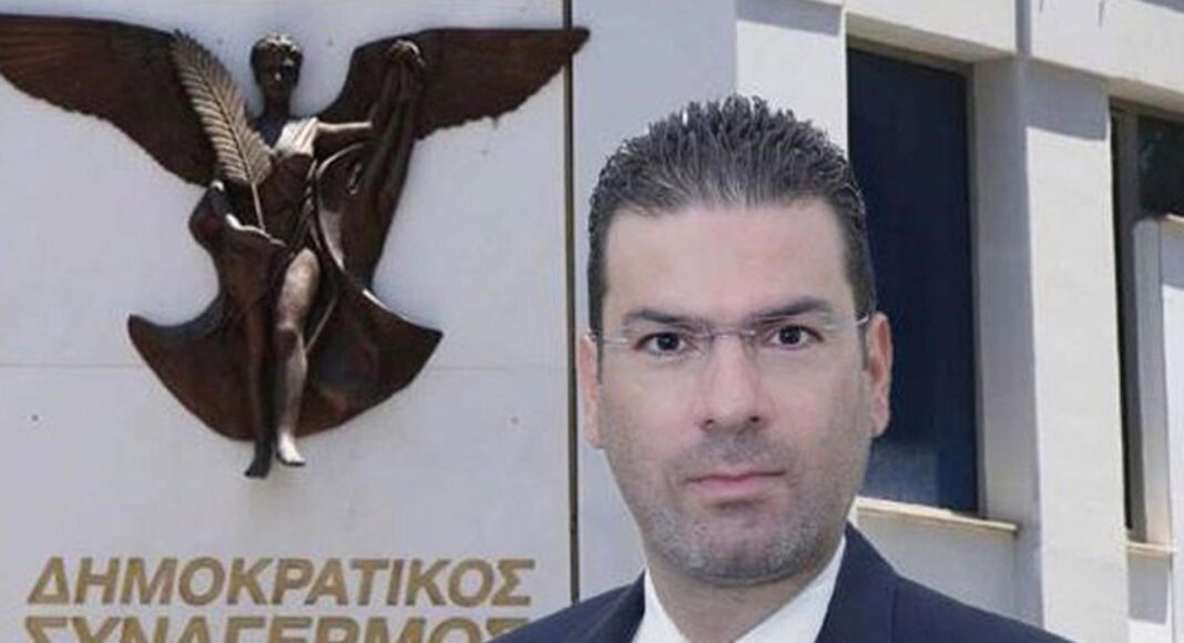 &Epsilon;&Upsilon;&Theta;&Upsilon;&Mu;&Iota;&Omicron;&Sigma; &Delta;&Iota;&Pi;&Lambda;&Alpha;&Rho;&Omicron;&Sigma;: &laquo;&Delta;&epsilon;&nu; &theta;&alpha; &chi;&alpha;&rho;&iota;&sigma;&tau;&omicron;ύ&mu;&epsilon; &sigma;&epsilon; &kappa;&alpha;&nu;έ&nu;&alpha;&nu;&raquo; &ndash; &Zeta;&eta;&tau;ά ά&mu;&epsilon;&sigma;&eta; &delta;&iota;&alpha;&phi;ά&nu;&epsilon;&iota;&alpha; &gamma;&iota;&alpha; &tau;&omicron;&nu; &Delta;ή&mu;&alpha;&rho;&chi;&omicron; &Pi;ά&phi;&omicron;&upsilon;