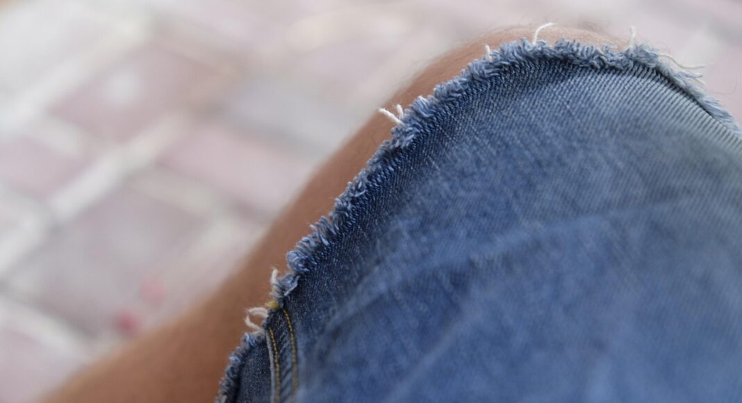 &Lambda;&Epsilon;&Mu;&Epsilon;&Sigma;&Omicron;&Sigma;: &Phi;&omicron;&iota;&tau;&eta;&tau;έ&sigmaf; &pi;ί&sigma;&omega; &alpha;&pi;ό &tau;&eta; &chi;&theta;&epsilon;&sigma;&iota;&nu;ή &sigma;&upsilon;&mu;&pi;&lambda;&omicron;&kappa;ή &kappa;&alpha;&iota; &alpha;&pi;&alpha;&gamma;&omega;&gamma;ή &ndash; &Delta;ώ&delta;&epsilon;&kappa;&alpha; &omicron;&delta;&eta;&gamma;ή&theta;&eta;&kappa;&alpha;&nu; &sigma;&tau;&omicron; &delta;&iota;&kappa;&alpha;&sigma;&tau;ή&rho;&iota;&omicron;, &tau;έ&sigma;&sigma;&epsilon;&rho;&iota;&sigmaf; &alpha;&nu;&alpha;&zeta;&eta;&tau;&omicron;ύ&nu;&tau;&alpha;&iota;