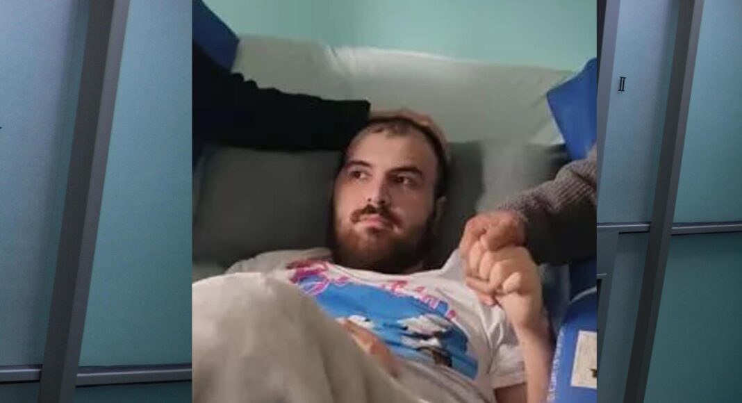 ΑΝΔΡΕΑΣ-ΞΕΝΙΟΣ ΧΑΡΑΛΑΜΠΟΥΣ: Δύο χρόνια αγωνίας για τον 25χρονο-Εγκλωβισμένος σε γραφειοκρατικές διαδικασίες