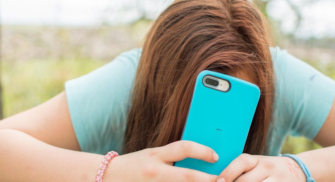 &Alpha;&Upsilon;&Sigma;&Tau;&Rho;&Alpha;&Lambda;&Iota;&Alpha;: Έ&kappa;&lambda;&epsilon;&iota;&sigma;&alpha;&nu; &tau;&alpha; &kappa;&iota;&nu;&eta;&tau;ά &sigma;&epsilon; 5 &epsilon;&kappa;&alpha;&tau;. &epsilon;&phi;ή&beta;&omicron;&upsilon;&sigmaf; &ndash; &Sigma;&tau;&eta;&nu; &Kappa;ύ&pi;&rho;&omicron; &laquo;&sigma;ί&gamma;&eta;&sigma;&alpha;&nu;&raquo; &sigma;&tau;&iota;&sigmaf; &sigma;&chi;&omicron;&lambda;&iota;&kappa;έ&sigmaf; &alpha;ί&theta;&omicron;&upsilon;&sigma;&epsilon;&sigmaf;