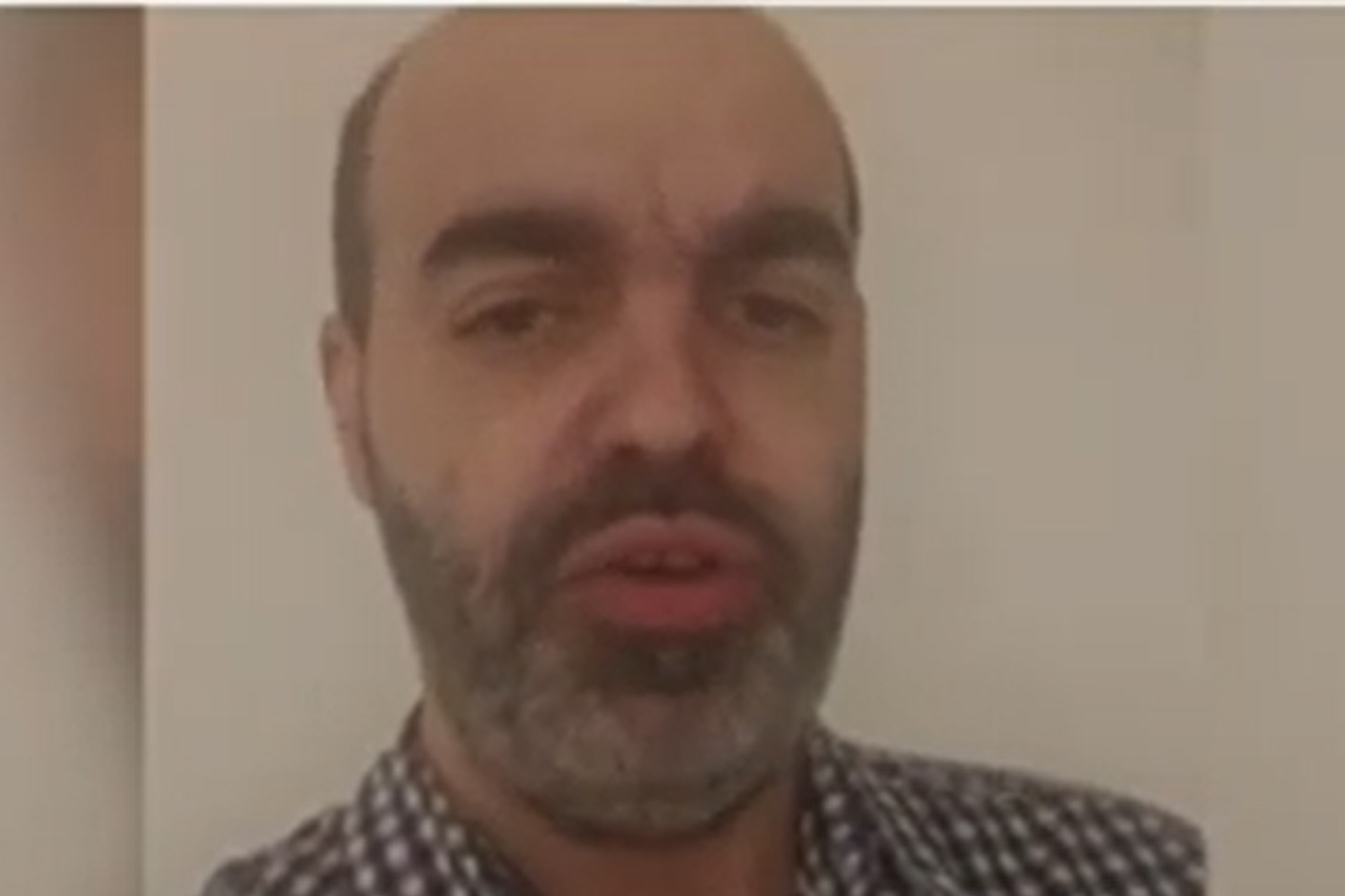 &Mu;&Alpha;&Kappa;&Alpha;&Rho;&Epsilon;&Iota;&Omicron; &Nu;&Omicron;&Sigma;&Omicron;&Kappa;&Omicron;&Mu;&Epsilon;&Iota;&Omicron;: &Epsilon;&lambda;&lambda;&epsilon;ί&psi;&epsilon;&iota;&sigmaf; &sigma;&epsilon; &iota;&alpha;&tau;&rho;&iota;&kappa;ό &pi;&rho;&omicron;&sigma;&omega;&pi;&iota;&kappa;ό &ndash; &Pi;&alpha;&tau;έ&rho;&alpha;&sigmaf; &sigma;&epsilon; &alpha;&pi;ό&gamma;&nu;&omega;&sigma;&eta; &zeta;&eta;&tau;ά &tau;&eta; &delta;&iota;&alpha;&kappa;&omicron;&mu;&iota;&delta;ή &tau;&eta;&sigmaf; 2&chi;&rho;&omicron;&nu;&eta;&sigmaf; &kappa;ό&rho;&eta;&sigmaf; &tau;&omicron;&upsilon; &sigma;&tau;&eta;&nu; &Epsilon;&lambda;&lambda;ά&delta;&alpha;-(&Beta;ί&nu;&tau;&epsilon;&omicron;)