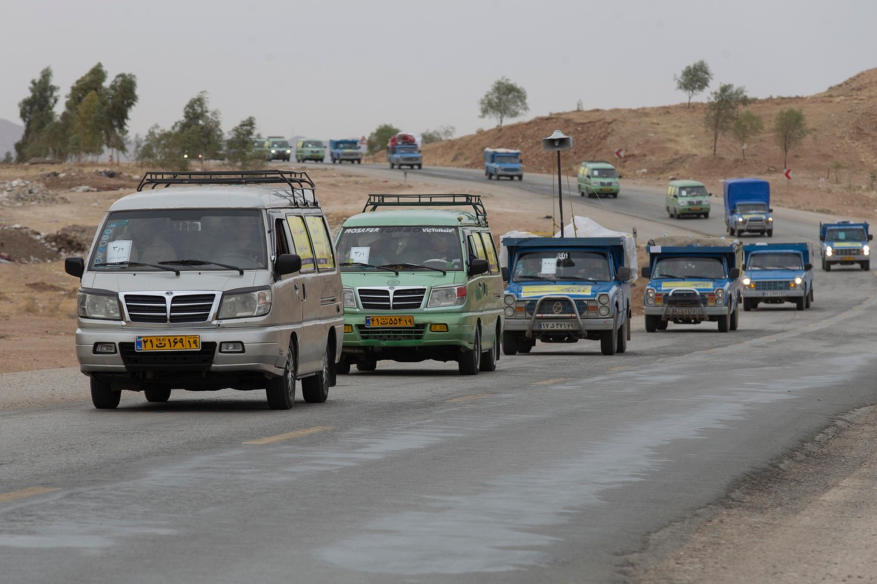&Theta;&Rho;&Iota;&Lambda;&Epsilon;&Rho; &Sigma;&Tau;&Eta;&Nu; &Mu;&Epsilon;&Sigma;&Eta; &Alpha;&Nu;&Alpha;&Tau;&Omicron;&Lambda;&Eta;: &Sigma;ύ&sigma;&tau;&alpha;&sigma;&eta; &gamma;&iota;&alpha; &alpha;&pi;&omicron;&phi;&upsilon;&gamma;ή &tau;&alpha;&xi;&iota;&delta;&iota;ώ&nu; &sigma;&tau;&omicron; &Iota;&rho;ά&nu;