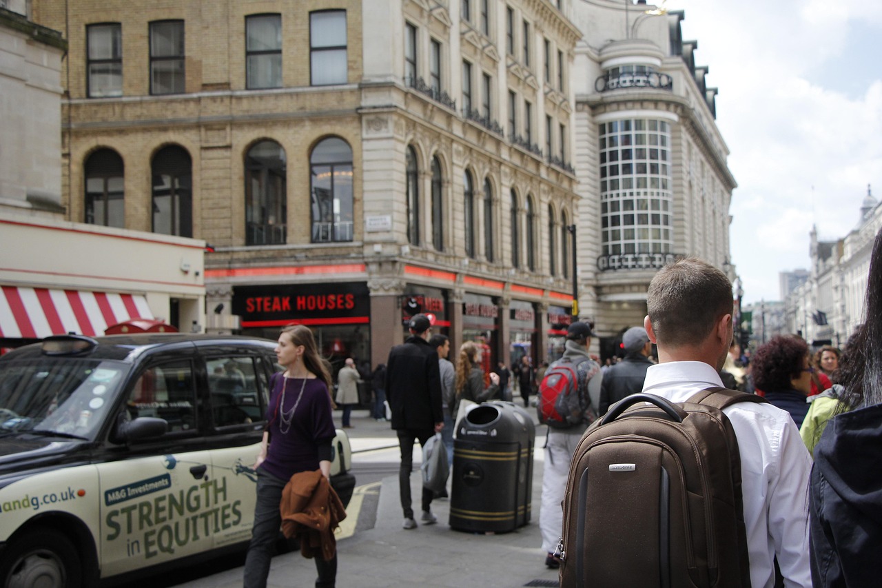 ERASMUS+: E&pi;&iota;&sigma;&tau;&rho;έ&phi;&epsilon;&iota; &delta;&upsilon;&nu;&alpha;&mu;&iota;&kappa;ά &tau;&omicron; 2027-&Nu;έ&epsilon;&sigmaf; &pi;&rho;&omicron;&omicron;&pi;&tau;&iota;&kappa;έ&sigmaf; &gamma;&iota;&alpha; &phi;&omicron;&iota;&tau;&eta;&tau;έ&sigmaf; &tau;&eta;&sigmaf; &Epsilon;&Epsilon; &kappa;&alpha;&iota; &tau;&eta;&sigmaf; &Kappa;ύ&pi;&rho;&omicron;&upsilon; &mu;&epsilon; &pi;&rho;&omicron;&omicron;&rho;&iota;&sigma;&mu;ό &tau;&eta;&nu; &Alpha;&gamma;&gamma;&lambda;ί&alpha;