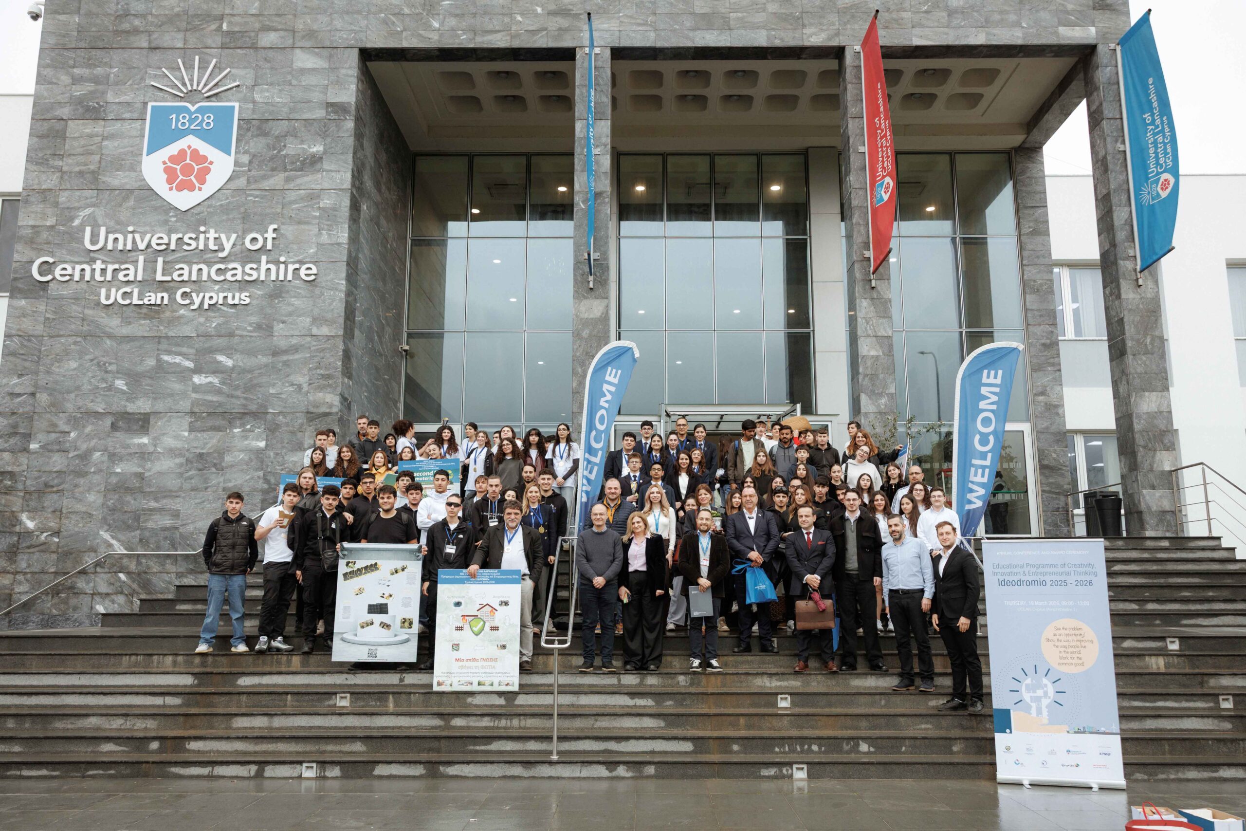 &Pi;&Alpha;&Nu;&Epsilon;&Pi;&Iota;&Sigma;&Tau;&Eta;&Mu;&Iota;&Omicron; UCLAN: 12&eta; &chi;&rho;&omicron;&nu;&iota;ά &tau;&omicron;&upsilon; &laquo;&Iota;&delta;&epsilon;&omicron;&delta;&rho;&omicron;&mu;ί&omicron;&upsilon;&raquo;