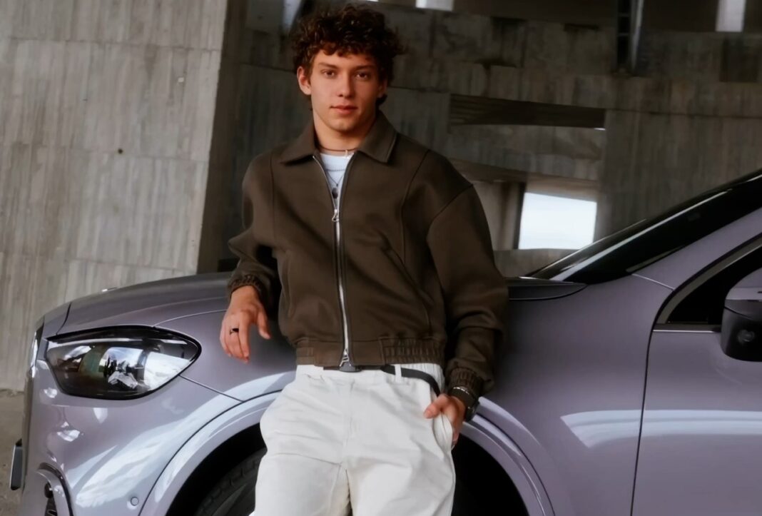 KIMI ANTONELLI-ΜERCEDES -BENZ GLC: Σε μια καμπάνια με ανθρώπινο χαρακτήρα