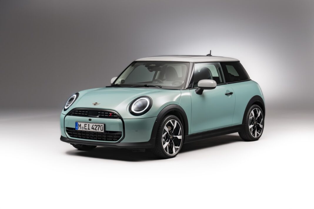 MINI COOPER C-ΜΙΝΙ Cooper S: Ξεχωρίζει η νέα γενιά του εμβληματικού μοντέλου