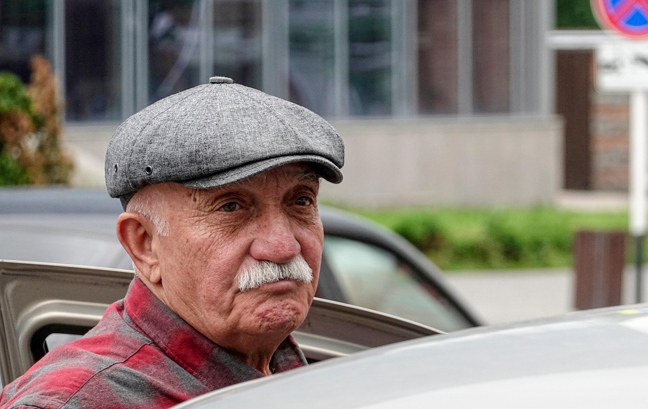 &Nu;&Iota;&Kappa;&Eta; &Gamma;&Iota;&Alpha; &Tau;&Omicron;&Upsilon;&Sigma; &Sigma;&Upsilon;&Nu;&Tau;&Alpha;&Xi;&Iota;&Omicron;&Upsilon;&Chi;&Omicron;&Upsilon;&Sigma;: &Theta;&omega;&rho;&alpha;&kappa;ί&zeta;&epsilon;&tau;&alpha;&iota; &omicron; &nu;ό&mu;&omicron;&sigmaf; &gamma;&iota;&alpha; &tau;&iota;&sigmaf; &alpha;&sigma;&phi;&alpha;&lambda;ί&sigma;&epsilon;&iota;&sigmaf; &chi;&omega;&rho;ί&sigmaf; &eta;&lambda;&iota;&kappa;&iota;&alpha;&kappa;έ&sigmaf; &delta;&iota;&alpha;&kappa;&rho;ί&sigma;&epsilon;&iota;&sigmaf;