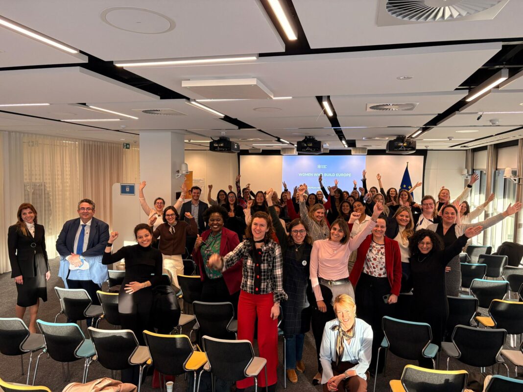 ΔΗΜΗΤΡΗΣ ΣΚΟΥΡΙΔΗΣ: O Επικεφαλής Επιστήμονας, υπογραμμίζει τη σημασία της ηγετικής νοοτροπίας για την αντιμετώπιση του χάσματος μεταξύ των φύλων