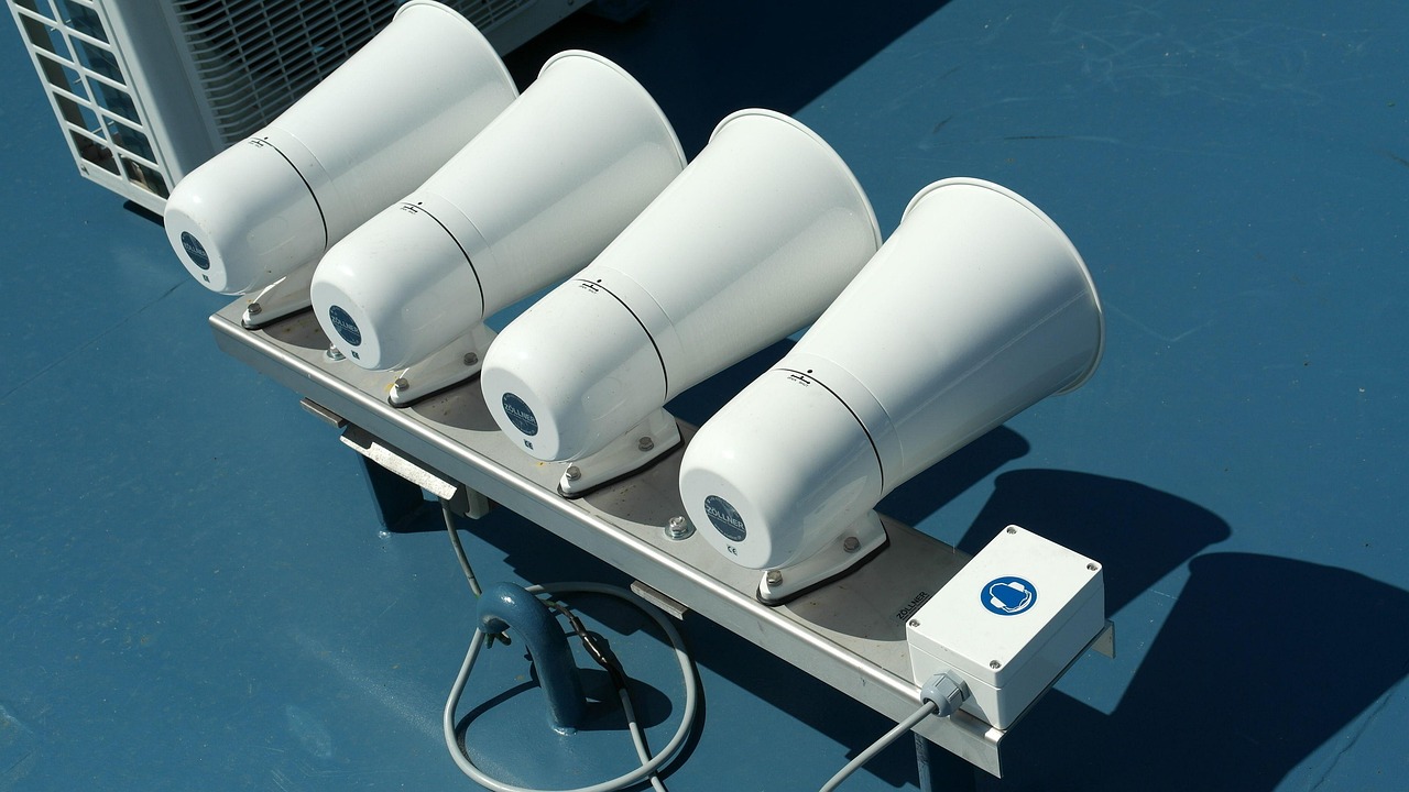 &Sigma;&Pi;&Epsilon;&Rho;&Nu;&Omicron;&Upsilon;&Nu; &Tau;&Omicron;&Nu; &Pi;&Alpha;&Nu;&Iota;&Kappa;&Omicron;: &Pi;ώ&sigmaf; &omicron;&rho;&iota;&sigma;&mu;έ&nu;&alpha; &epsilon;&lambda;&lambda;&alpha;&delta;&iota;&kappa;ά &Mu;&Mu;&Epsilon; &delta;&eta;&mu;&iota;&omicron;&upsilon;&rho;&gamma;&omicron;ύ&nu; &kappa;&lambda;ί&mu;&alpha; &phi;ό&beta;&omicron;&upsilon; &gamma;&iota;&alpha; &tau;&iota;&sigmaf; &sigma;&epsilon;&iota;&rho;ή&nu;&epsilon;&sigmaf; &sigma;&tau;&omicron; &Alpha;&kappa;&rho;&omega;&tau;ή&rho;&iota;