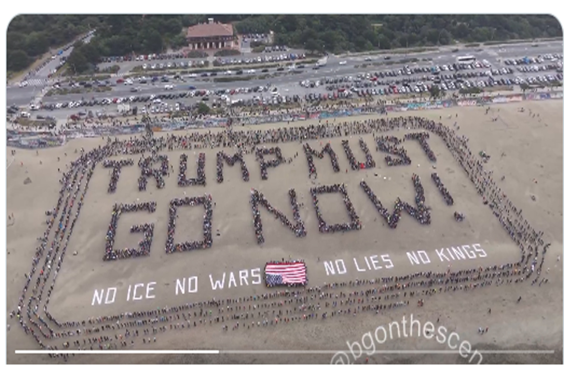 &Eta;&Pi;&Alpha; &Sigma;&Tau;&Omicron;&Upsilon;&Sigma; &Delta;&Rho;&Omicron;&Mu;&Omicron;&Upsilon;&Sigma;: &Chi;&iota;&lambda;&iota;ά&delta;&epsilon;&sigmaf; &phi;&omega;&nu;έ&sigmaf; &epsilon;&nu;ά&nu;&tau;&iota;&alpha; &sigma;&tau;&omicron;&nu; &Tau;&rho;&alpha;&mu;&pi; &mu;&epsilon; &Mu;&pi;&rho;&omicron;&upsilon;&sigmaf; &Sigma;&pi;&rho;ί&nu;&gamma;&kappa;&sigma;&tau;&iota;&nu; &kappa;&alpha;&iota; &pi;&omicron;&lambda;&iota;&tau;&iota;&kappa;&omicron;ύ&sigmaf; &sigma;&tau;&alpha;&rho; &sigma;&tau;&omicron; &pi;&lambda;&epsilon;&upsilon;&rho;ό &tau;&omicron;&upsilon;&sigmaf;-(&Beta;ί&nu;&tau;&epsilon;&omicron;)