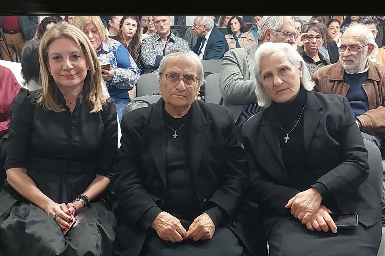 &laquo;&Eta; &Phi;&Omega;&Nu;&Eta; &Tau;&Eta;&Sigma; &Mu;&Eta;&Tau;&Epsilon;&Rho;&Alpha;&Sigma;&raquo;: &Mu;ά&nu;&epsilon;&sigmaf; &pi;&omicron;&upsilon; &delta;&iota;&epsilon;&kappa;&delta;&iota;&kappa;&omicron;ύ&nu; &delta;&iota;&kappa;&alpha;&iota;&omicron;&sigma;ύ&nu;&eta; &ndash; &Kappa;&alpha;&rho;&upsilon;&sigma;&tau;&iota;&alpha;&nu;&omicron;ύ, &Nu;&iota;&kappa;&omicron;&lambda;ά&omicron;&upsilon;, &Mu;ά&nu;&tau;&omicron;&lambda;&epsilon;&sigmaf; &kappa;&alpha;&iota; ά&lambda;&lambda;&epsilon;&sigmaf; &mu;&eta;&tau;έ&rho;&epsilon;&sigmaf; &sigma;&epsilon; &mu;&iota;&alpha; &epsilon;&kappa;&delta;ή&lambda;&omega;&sigma;&eta; &psi;&upsilon;&chi;ή&sigmaf; -(&Beta;ί&nu;&tau;&epsilon;&omicron;)