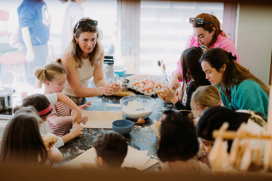 Μαγειρεύοντας για την αλλαγή Οικογένειες στη Λεμεσό μειώνουν τη σπατάλη τροφίμων