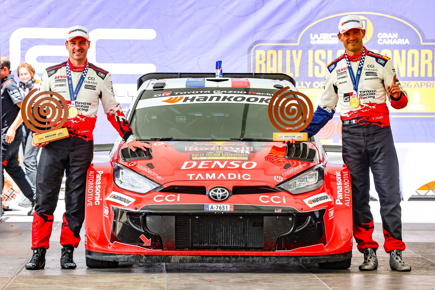 &Epsilon;&pi;ί&delta;&epsilon;&iota;&xi;&eta; &delta;ύ&nu;&alpha;&mu;&eta;&sigmaf; &alpha;&pi;ό Toyota &mu;&epsilon; 1-2-3-4 &kappa;&alpha;&iota; &nu;ί&kappa;&eta; Ogier &sigma;&tau;&omicron; &Rho;ά&lambda;&iota; &Kappa;&alpha;&nu;ά&rho;&iota;&omega;&nu; &Nu;ή&sigma;&omega;&nu;