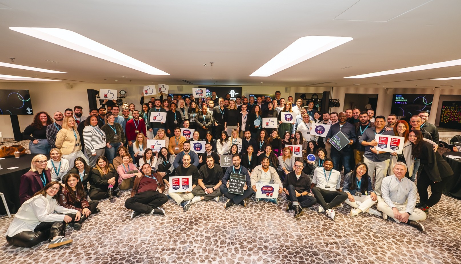 TOTOTHEO GLOBAL: &Pi;&iota;&sigma;&tau;&omicron;&pi;&omicron;&iota;ή&theta;&eta;&kappa;&epsilon; &omega;&sigmaf; Great Place To Work&reg; &sigma;&tau;&eta;&nu; &Kappa;ύ&pi;&rho;&omicron; &kappa;&alpha;&iota; &tau;&eta;&nu; &Epsilon;&lambda;&lambda;ά&delta;&alpha; &gamma;&iota;&alpha; &tau;&rho;ί&tau;&eta; &sigma;&upsilon;&nu;&epsilon;&chi;ό&mu;&epsilon;&nu;&eta; &chi;&rho;&omicron;&nu;&iota;ά