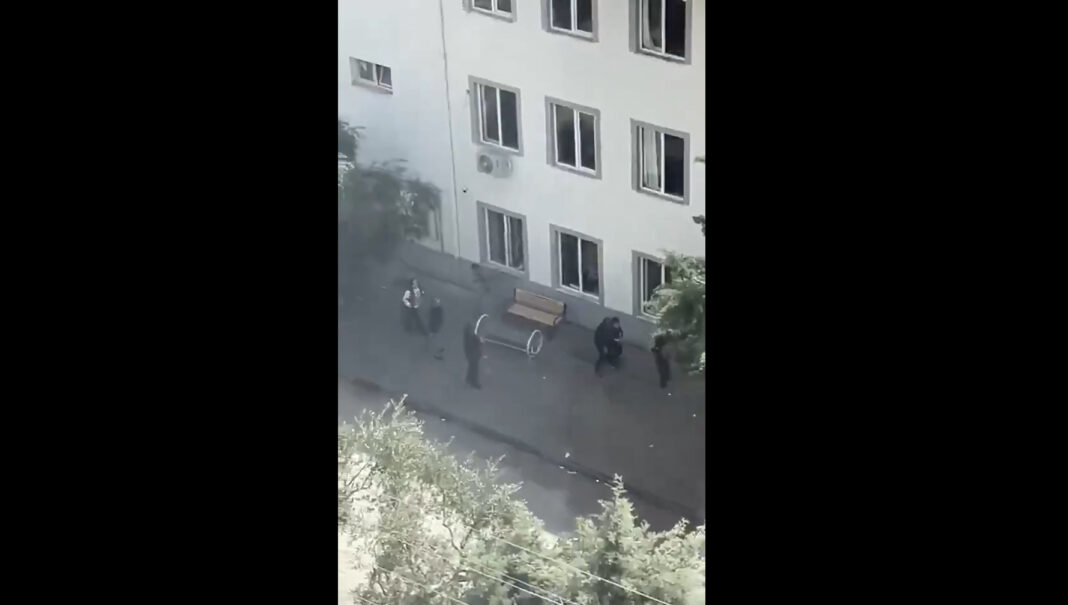 ΤΟΥΡΚΙΑ: 9 νεκροί σε σχολείο – 15χρονος μαθητής ο δράστης, πανικός με πτώσεις από παράθυρα-(Βίντεο)