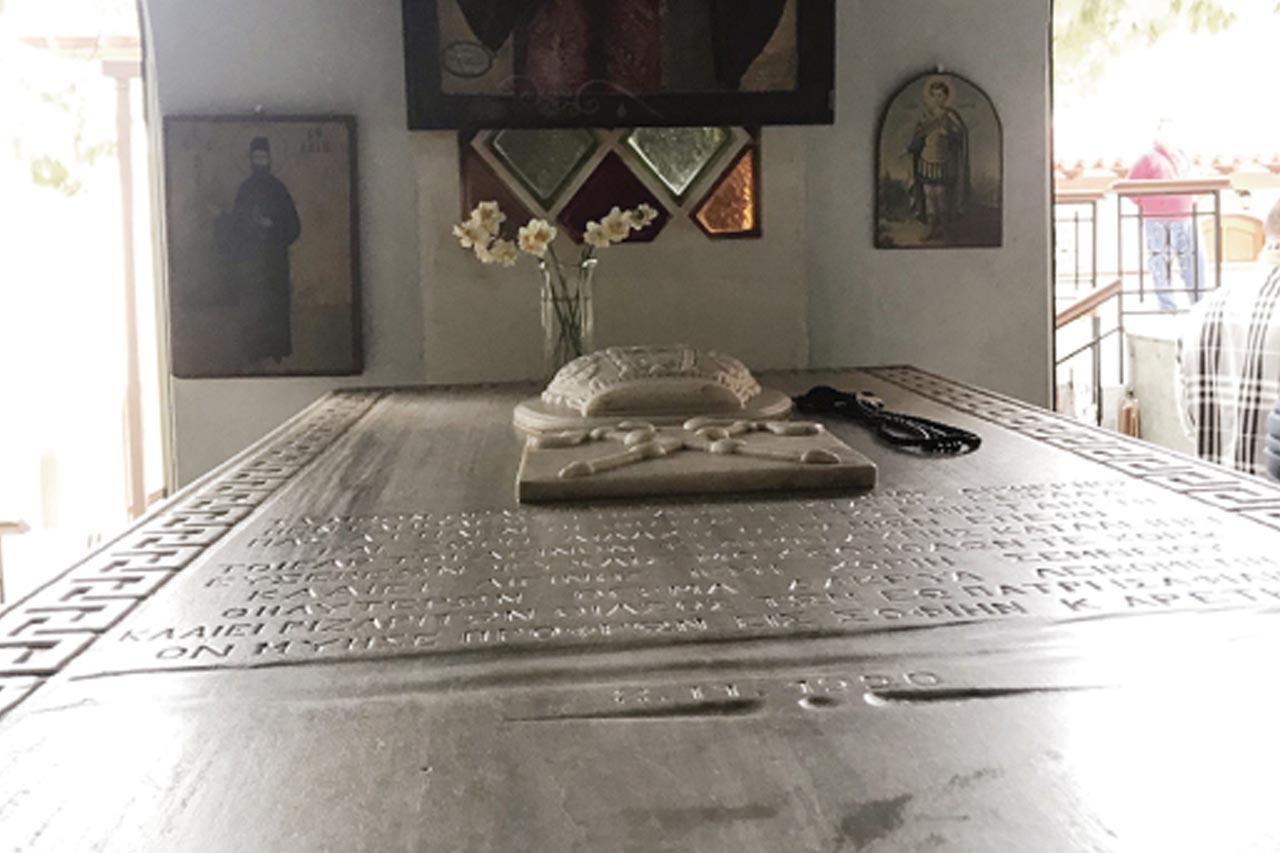 &Alpha;&Gamma;&Iota;&Omicron;&Sigma; &Nu;&Epsilon;&Kappa;&Tau;&Alpha;&Rho;&Iota;&Omicron;&Sigma;: &Alpha;&pi;ό &tau;&eta;&nu; &Alpha;ί&gamma;&iota;&nu;&alpha; &sigma;&tau;&eta;&nu; &Kappa;ύ&pi;&rho;&omicron; &ndash; &Eta; &Tau;ί&mu;&iota;&alpha; &Chi;&epsilon;ί&rho;&alpha; &epsilon;&pi;&iota;&sigma;&tau;&rho;έ&phi;&epsilon;&iota; &mu;&epsilon;&tau;ά &alpha;&pi;ό 16 &chi;&rho;ό&nu;&iota;&alpha;