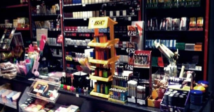 ΣΤΡΟΒΟΛΟΣ: Άγνωστος μαχαίρωσε 44χρονο έξω από περίπτερο – Σε εξέλιξη ανθρωποκυνηγητό της Αστυνομίας