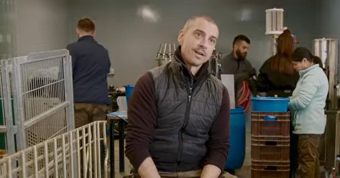 &Pi;&Alpha;&Nu;&Omicron;&Sigma; &Mu;&Alpha;&Gamma;&Alpha;&Lambda;&Iota;&Omicron;&Sigma;: &Tau;&omicron; &mu;&upsilon;&sigma;&tau;&iota;&kappa;ό &tau;&eta;&sigmaf; &tau;έ&lambda;&epsilon;&iota;&alpha;&sigmaf; &phi;&upsilon;&sigma;&alpha;&lambda;ί&delta;&alpha;&sigmaf; &alpha;&pi;&omicron;&kappa;&alpha;&lambda;ύ&pi;&tau;&epsilon;&tau;&alpha;&iota;- &Omicron; &omicron;&iota;&nu;&omicron;&pi;&omicron;&iota;ό&sigmaf; &tau;&omicron;&upsilon; &Omicron;&iota;&nu;&omicron;&pi;&omicron;&iota;&epsilon;ί&omicron; &Beta;&lambda;&alpha;&sigma;ί&delta;&eta;-(&Beta;ί&nu;&tau;&epsilon;&omicron;)